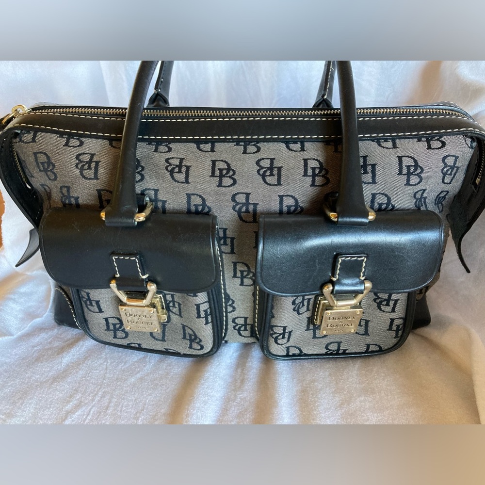DOONEY & BOURKE SIGNATURE SATCHEL PURSE VINTAGE,  DOUBLE LOCKING POCKETS EUC